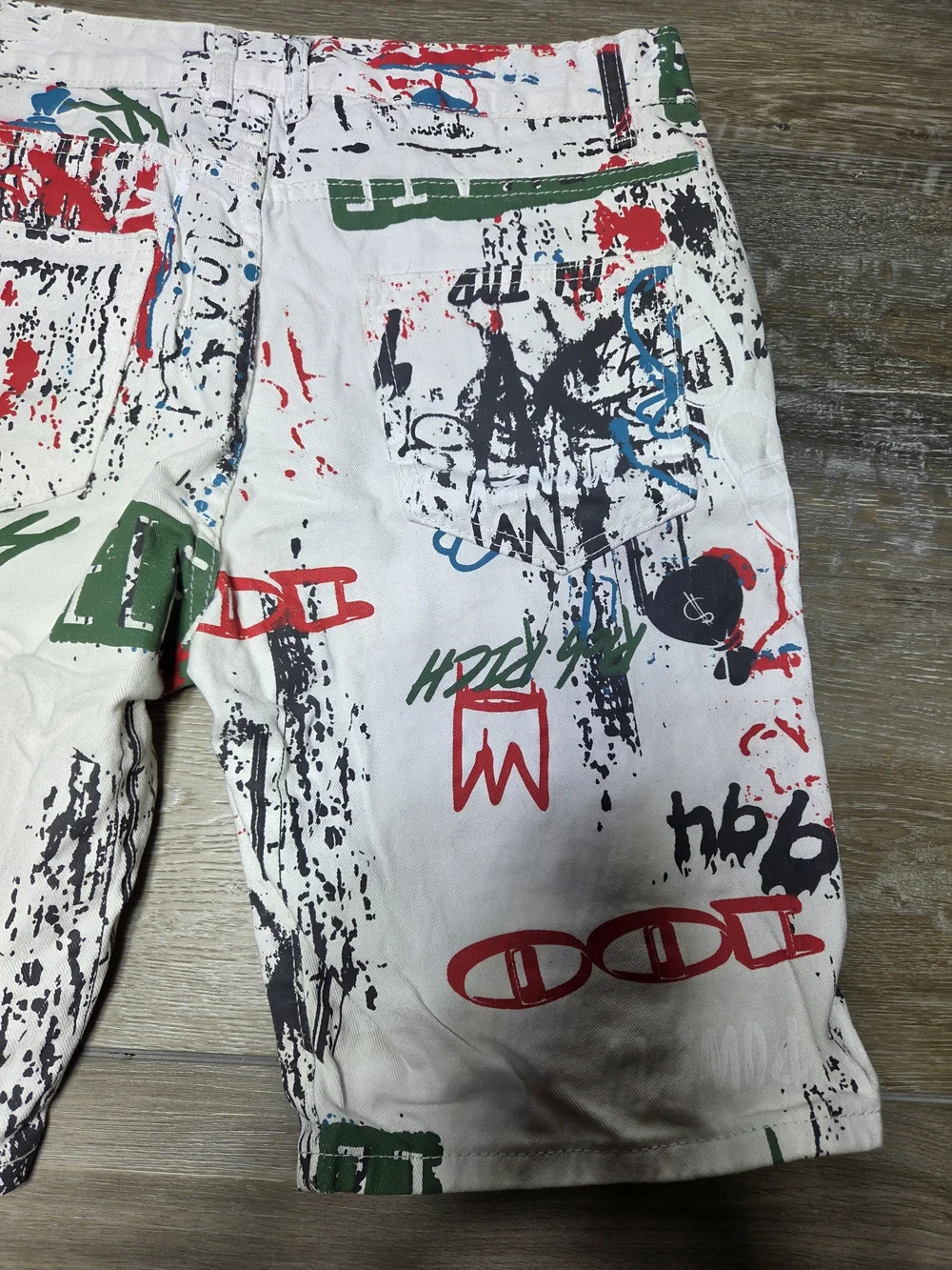 Men's Graffiti Print Denim Shorts Size 34 White Multicolor